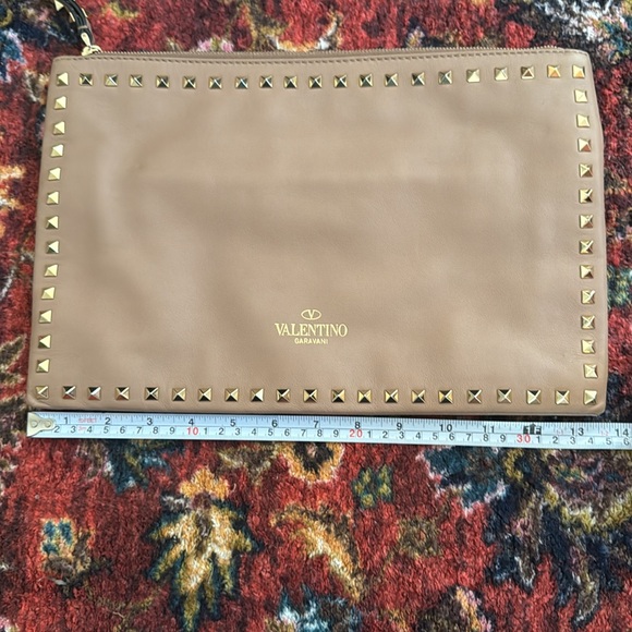 Valentino Garavani Leather Clutch - Picture 10 of 12